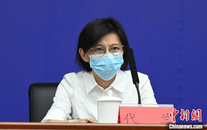 成都市經(jīng)信局總工程師代蘭?！“苍?攝