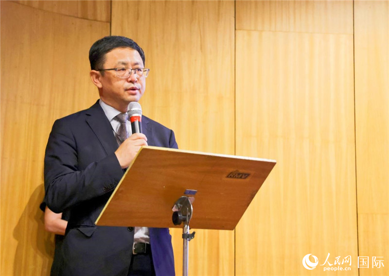 中國駐里約熱內盧總領事館商務參贊徐元勝發表致辭。人民網記者 陳海琪攝