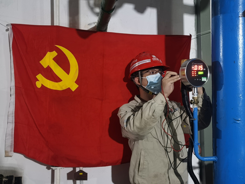 工作人員在進行工作。受訪單位供圖