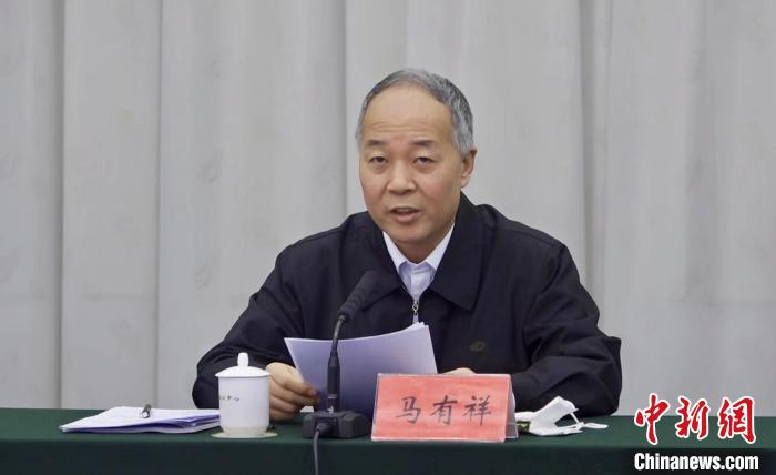 圖為農業農村部副部長馬有祥在部省共同打造青海綠色有機農畜產品輸出地推進會議上講話?！±罱瓕?攝