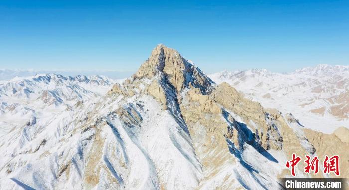 圖為山川被白雪覆蓋?！《继m縣融媒體中心供圖
