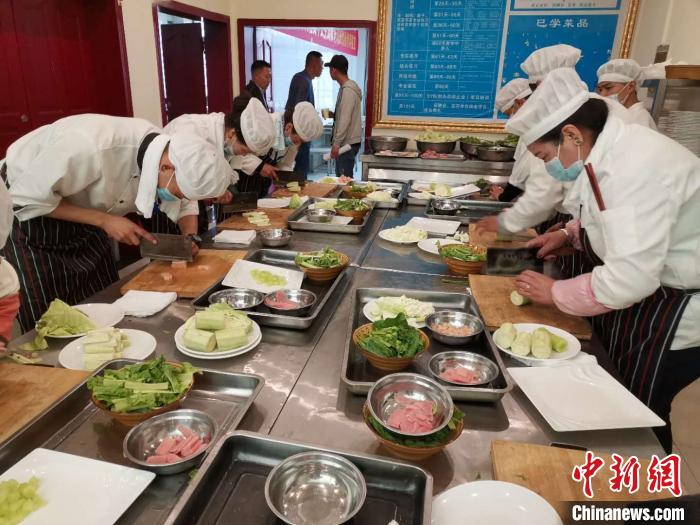 拉薩聚焦高校畢業生、農牧民就業任務指標均超額完成