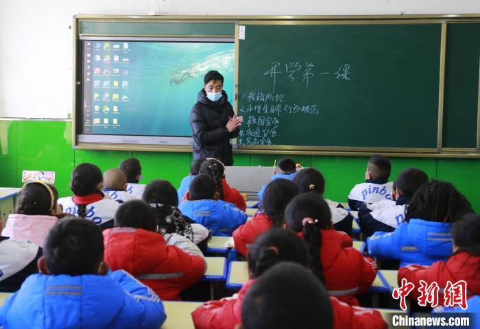 圖為學(xué)生正在上課。　馬銘言 攝
