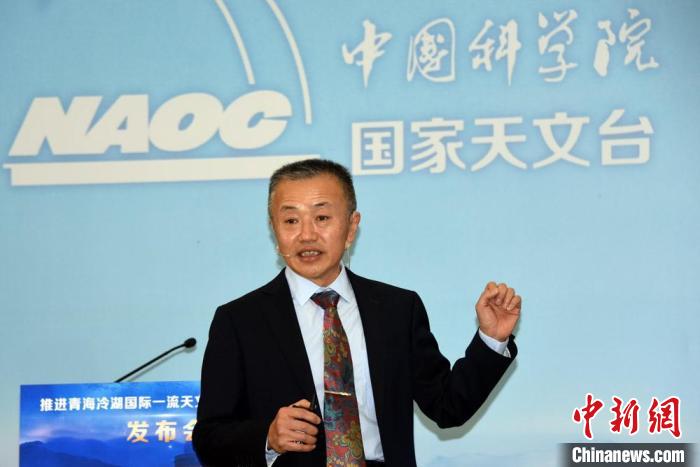 中科院國家天文臺(tái)冷湖基地首席研究員鄧?yán)畈沤榻B冷湖選址相關(guān)情況。　<a target='_blank' href='/'><p  align=